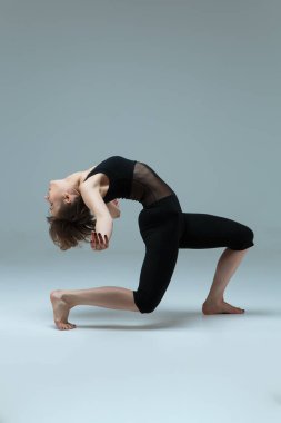güzel kadın dansçı
