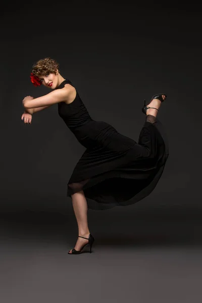 Woman dancing tango — Stock Photo, Image