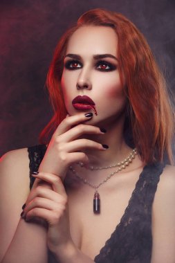 Genç vampir kadın