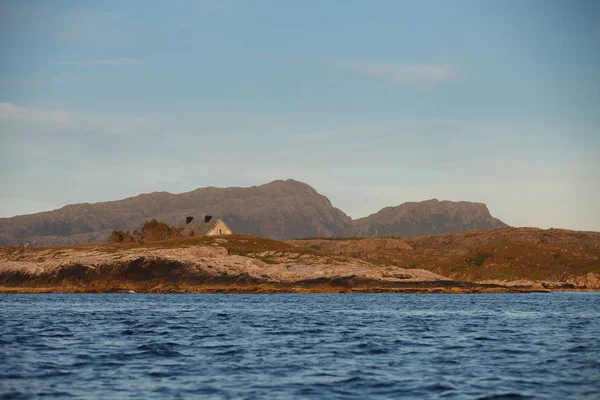 Bela vista sobre fiordes noruegueses — Fotografia de Stock