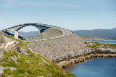 Norveç'te Atlantik yolu Köprüsü