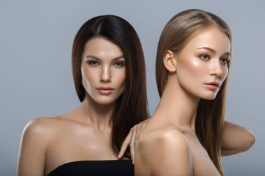 Doğal makyaj güzel kadınlarla