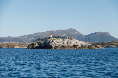 küçük deniz feneri ile Norveç Fiyordları