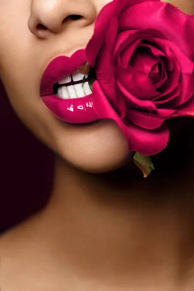 Beautiful woman lips closeup — Stock Photo, Image