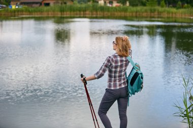 Nordik yürüyüş siyaset bilimi olan kadın
