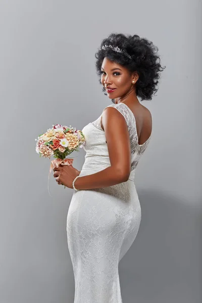 Beautiful dark skin bride — Stock Photo, Image