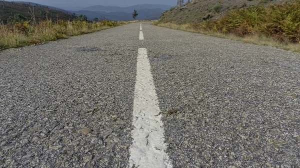 Empty asphalt road — Stock Photo, Image