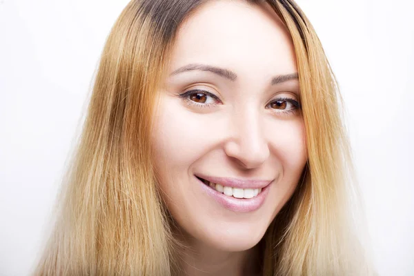 A portrait of beautiful face with beautiful brown eyes — Stock Photo, Image