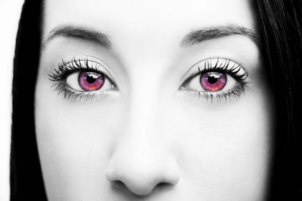Όμορφη Διορατική Ματιά Καστανά Μάτια Της Γυναίκας — Φωτογραφία Αρχείου