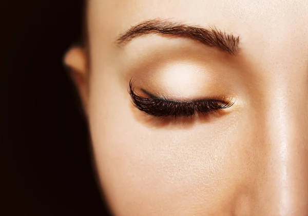 Hermosos ojos Maquillaje detalle, pestañas de belleza perfecta . — Foto de Stock