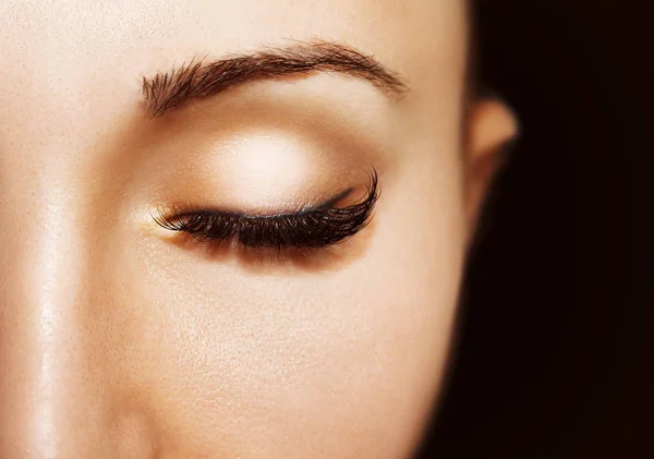 Schöne Augen Make-up Detail, perfekte Schönheit Wimpern. — Stockfoto
