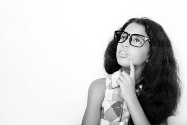 Görüntü güzel bir Afrika genç kızın gözlüklü.