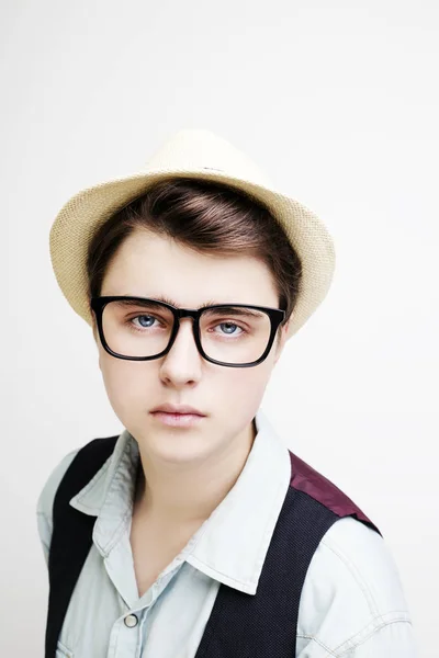 Handsome boy with eyeglasses and hat — Stock Photo, Image