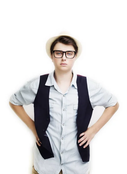 Porträtt av en pojke med glasögon och hatt — Stockfoto