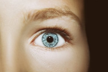 Güzel, anlayışlı bir bakış.. 