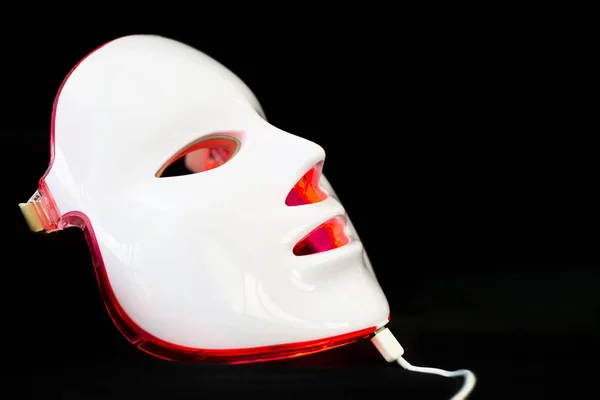 心身ともにリフレッシュ マスク顔の皮膚治療に光 — ストック写真