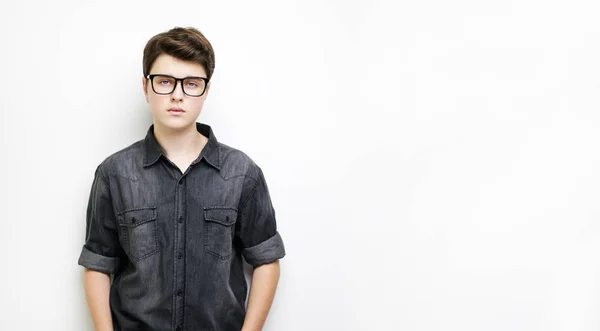 Stylish handsome young man posing. Studio shot on white background — Stock Photo, Image