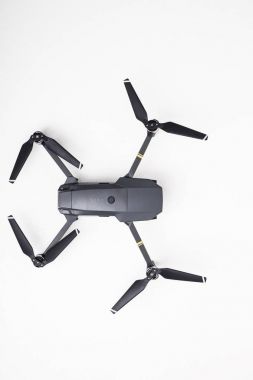 İle DJI indeks işlem Mavic Pro dron: İsrail, 2 Ekim 2017. Portre, beyaz arka plan üzerinde. Bir piyasada en taşınabilir cisimlerinin