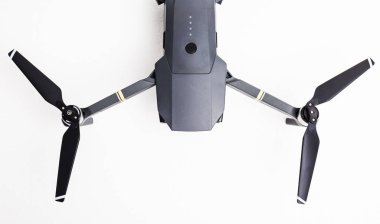 İle DJI indeks işlem Mavic Pro dron: İsrail, 2 Ekim 2017. Portre, beyaz arka plan üzerinde. Bir piyasada en taşınabilir cisimlerinin