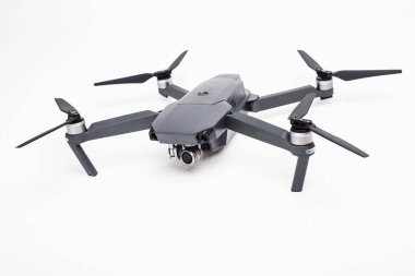 Beyaz arka plan üzerinde izole Uav Uçak Helikopter.