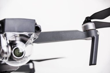 Beyaz arka plan üzerinde izole Uav Uçak Helikopter.