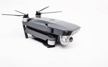 Beyaz arka plan üzerinde izole Uav Uçak Helikopter.