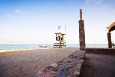 Eilat, İsrail - 8 Ekim 2017: Eilat Kızıldeniz Körfez kıyısında