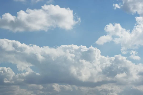 云彩的天空背景。云天 — 图库照片