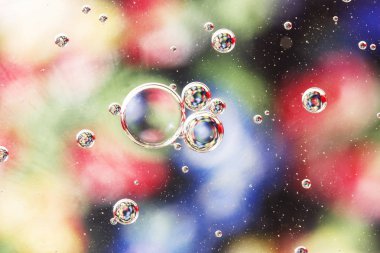 Sanatsal renkli arka plan ile baloncuklar.