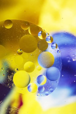 Sanatsal renkli arka plan ile baloncuklar.