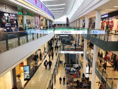 Rishon Le Zion, İsrail-29 Aralık 2017: mağaza içinde Rishon Le Zion, İsrail.