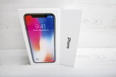 Tel Aviv, İsrail - 23 Kasım 2017: Iphone X akıllı telefon. En son Apple Iphone 10 cep telefonu. Açıklayıcı yazı işleri.