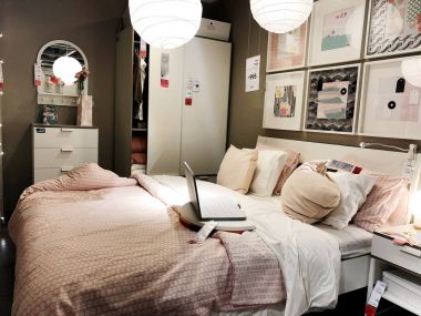  Rishon Le Zion, İsrail - 16 Aralık 2017: iç mobilya mağazası 