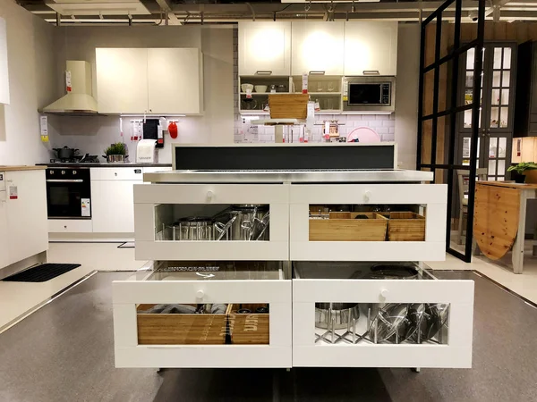 Рішон Le Ціон, Ізраїль - 16 грудня 2017: інтер'єр Магазин офісної техніки "Ikea" в Ізраїлі. — стокове фото