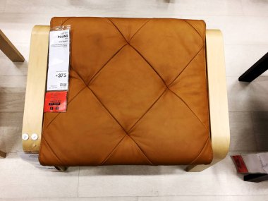 Rishon Le Zion, İsrail - 16 Aralık 2017: kahverengi uygun Osmanlı modern beyaz yatak odası için. 