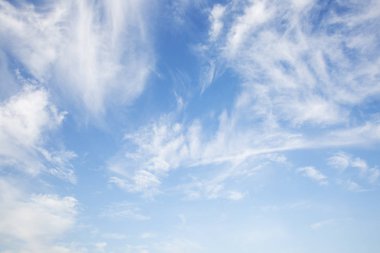 Bulutlu gökyüzü arka planı. Bulutlu gökyüzü