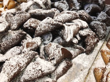 Yahudi tatil Purim kavramı hamantaschen çerezler ile. 