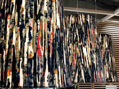 Oda aydınlatma için büyük bir lamba. Işık kapalıdır.