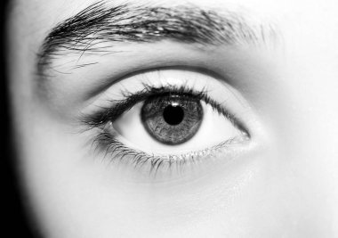 Güzel, anlayışlı bir kadın bakışı..