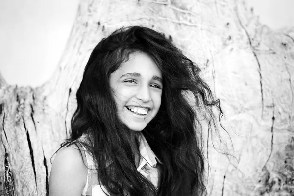 Retrato de una niña africana sonriente — Foto de Stock