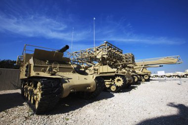 Latrun, İsrail-Mart 13, 2018: Roketatar Yad La-Shiryon zırhlı kolordu Müzesi Latrun İsrail'in ekranda