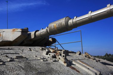 Latrun, İsrail-Mart 13, 2018: Memorial Site ve zırhlı kolordu Müzesi Latrun, İsrail