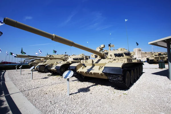 拉特伦, 以色列-2018年3月13日: 纪念遗址和装甲军团博物馆在拉特伦, 以色列. — 图库照片