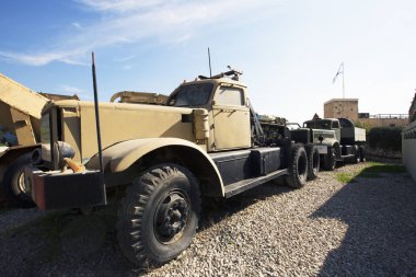 Latrun, İsrail-Mart 13, 2018: Memorial Site ve zırhlı kolordu Müzesi Latrun, İsrail