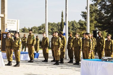 Latrun, İsrail - 13 Mart 2018: Latrun İsrail'in töreninde İsrail askerleri