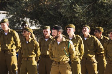 Latrun, İsrail - 13 Mart 2018: Latrun İsrail'in töreninde İsrail askerleri