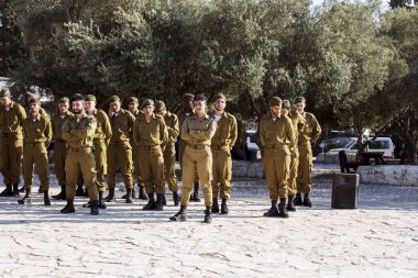 Latrun, İsrail - 13 Mart 2018: Latrun İsrail'in töreninde İsrail askerleri