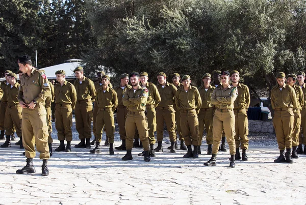 Latrun, İsrail - 13 Mart 2018: Latrun İsrail'in töreninde İsrail askerleri