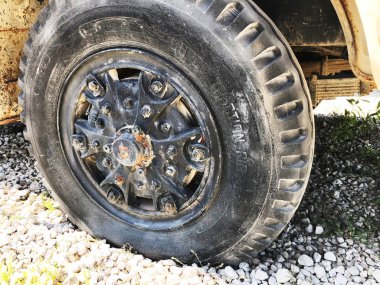 Latrun, İsrail-Mart 13, 2018: Memorial Site ve zırhlı kolordu Müzesi Latrun, İsrail