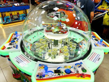 Rishon Le Zion, İsrail - 17 Aralık 2017: çocuklar için bir oyun makinesi. Eğlenceli öğeleri. 